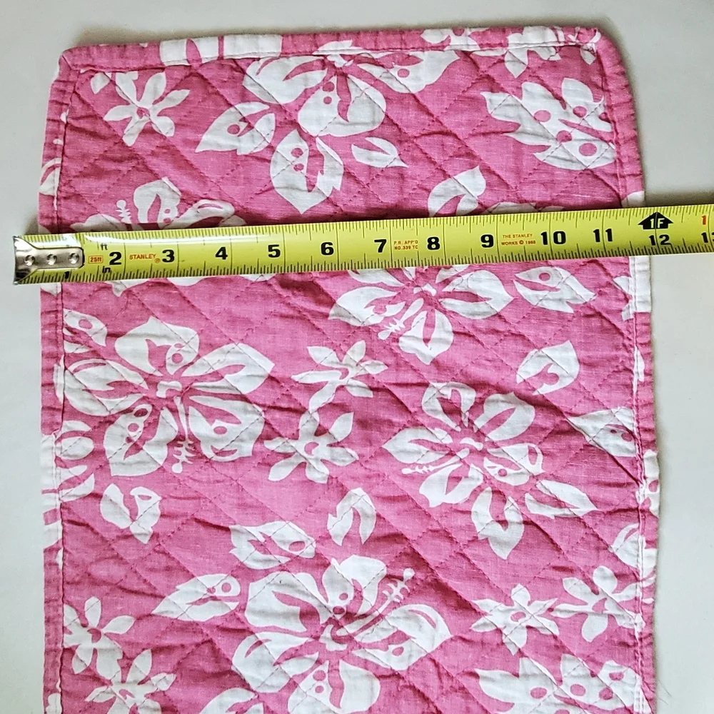 1 Reversable Quilted Placemat.